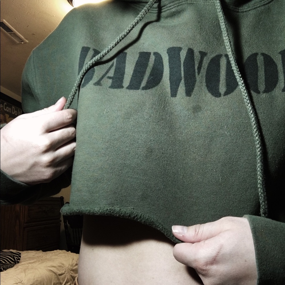 BADWOOD CROPPED HOODIE
